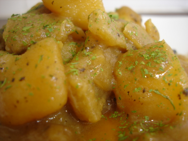 Blettes et pommes de terre mijotées