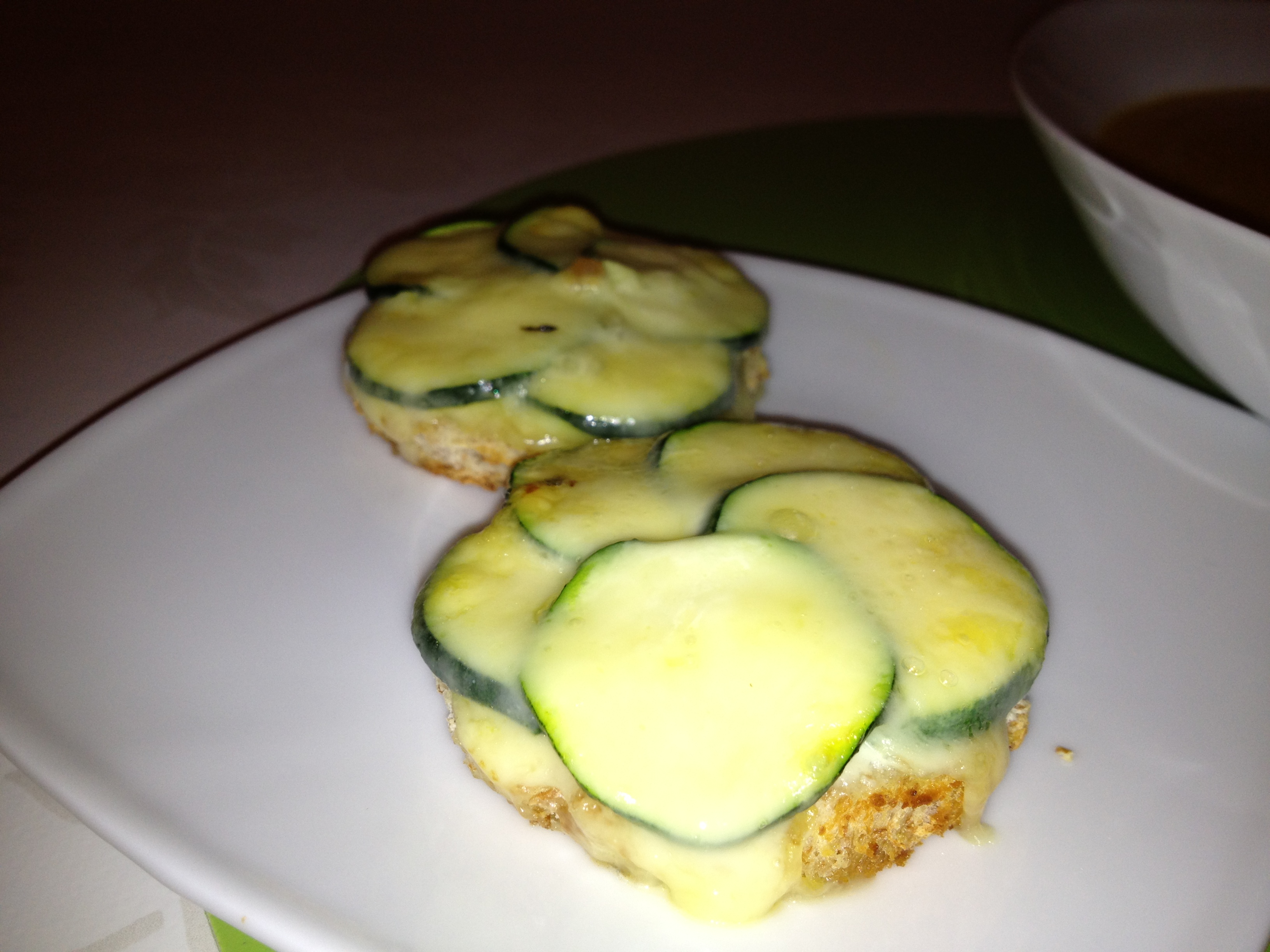 Potage de légumes et croque-courgettes